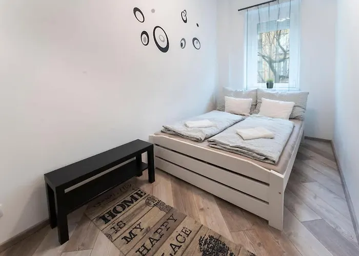 Charles' Haven In The Heart Of Apartman *