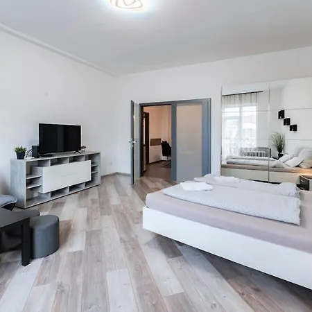 Charles' Haven In The Heart Of * 부다페스트