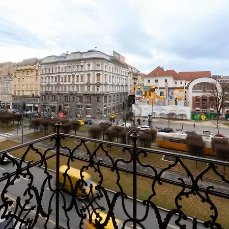 Apartmán Charles' Haven In The Heart Of *