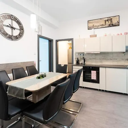 아파트 Charles' Haven In The Heart Of 부다페스트