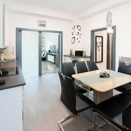 Charles' Haven In The Heart Of