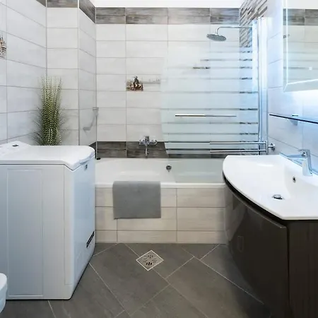 Charles' Haven In The Heart Of * 부다페스트