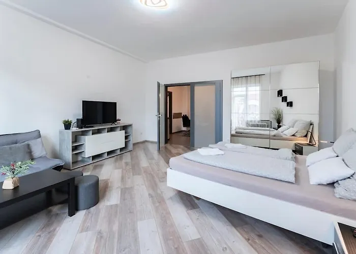 Charles' Haven In The Heart Of * Budapesta