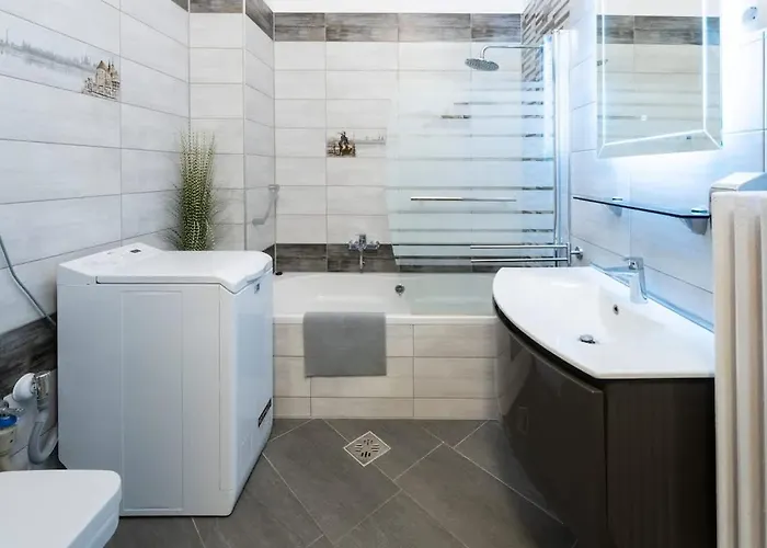 Charles' Haven In The Heart Of * Budapesta